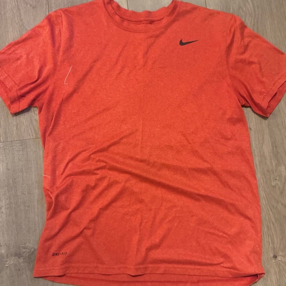 Nike Men’s Dri-Fit Training Tee – Red – Size Large